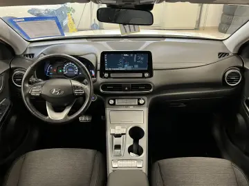 HYUNDAI Kona Trend Elektro 2WD CarPlay Navi R-Cam SOH100