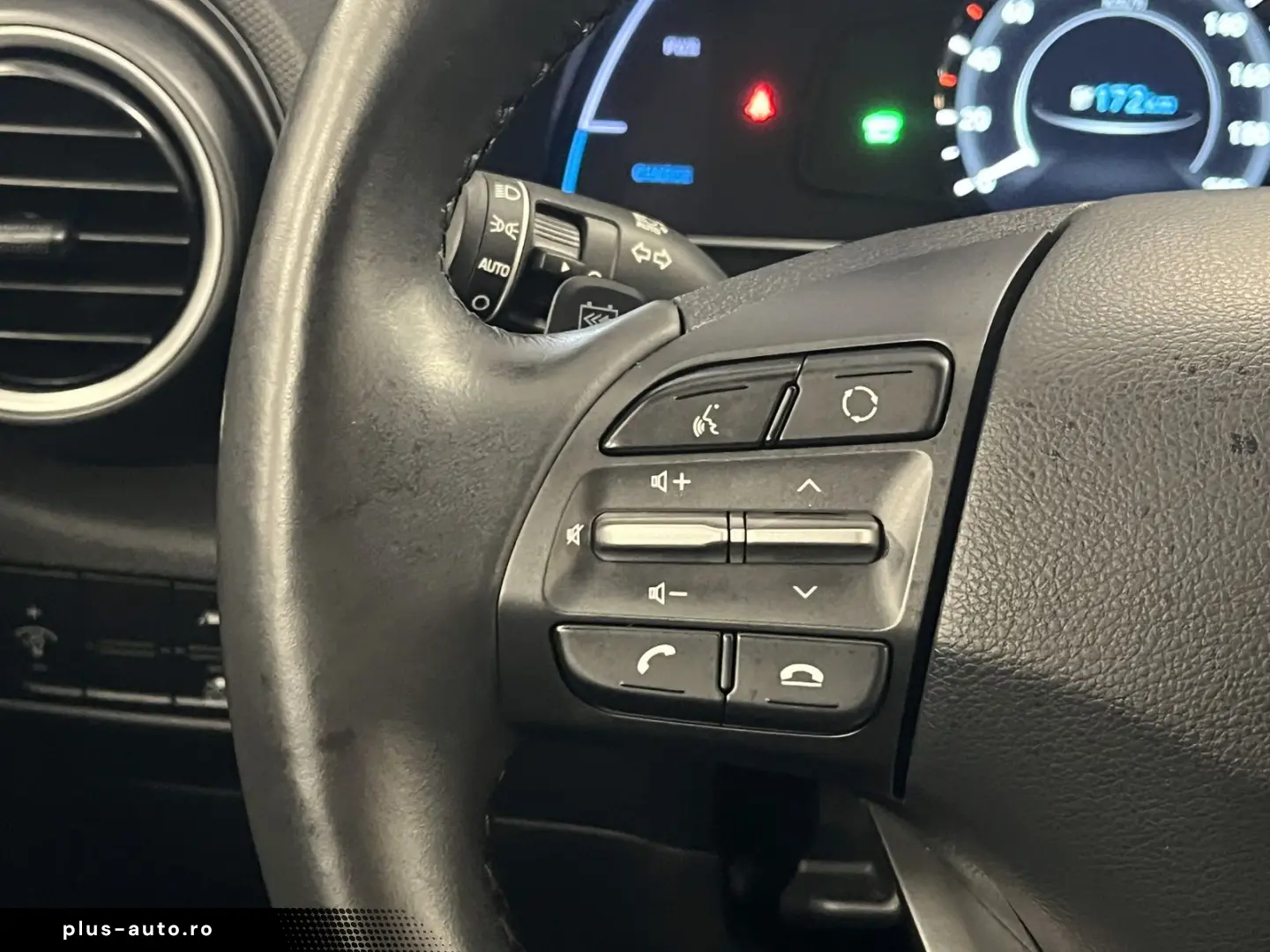 HYUNDAI Kona Trend Elektro 2WD CarPlay Navi R-Cam SOH100