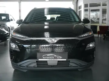 HYUNDAI Kona Style Elektro 2WD 150KW Wärmepumpe Navi ACC