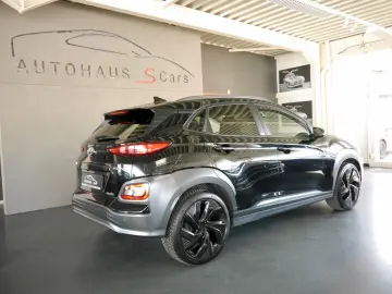 HYUNDAI Kona Style Elektro 2WD 150KW Wärmepumpe Navi ACC