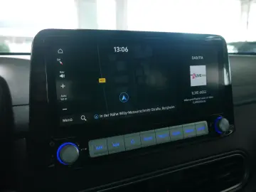 HYUNDAI Kona Style Elektro 2WD 150KW Wärmepumpe Navi ACC