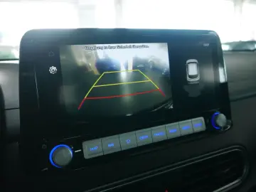 HYUNDAI Kona Style Elektro 2WD 150KW Wärmepumpe Navi ACC