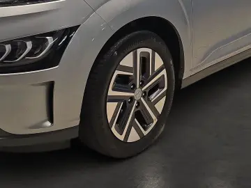 HYUNDAI KONA Trend 2WD 150KW Trend-Paket  Navigationspak
