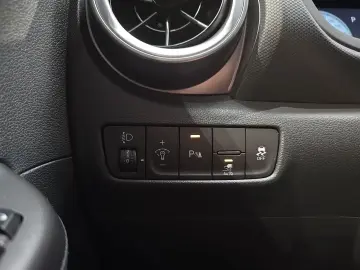 HYUNDAI KONA Trend 2WD 150KW Trend-Paket  Navigationspak