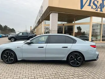 BMW M760 7 M760 e xDrive M Aerodynamik