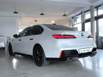 BMW M760e xDrive  Vollausstattung FULL Unfallfrei