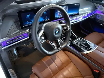 BMW M760e xDrive  Vollausstattung FULL Unfallfrei