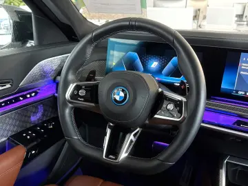 BMW M760e xDrive  Vollausstattung FULL Unfallfrei