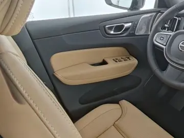 VOLVO XC60 B5 AWD Ultra Dark 360  ACC HUD LUFT 4xSHZ