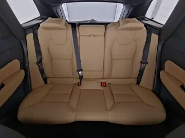 VOLVO XC60 B5 AWD Ultra Dark 360  ACC HUD LUFT 4xSHZ