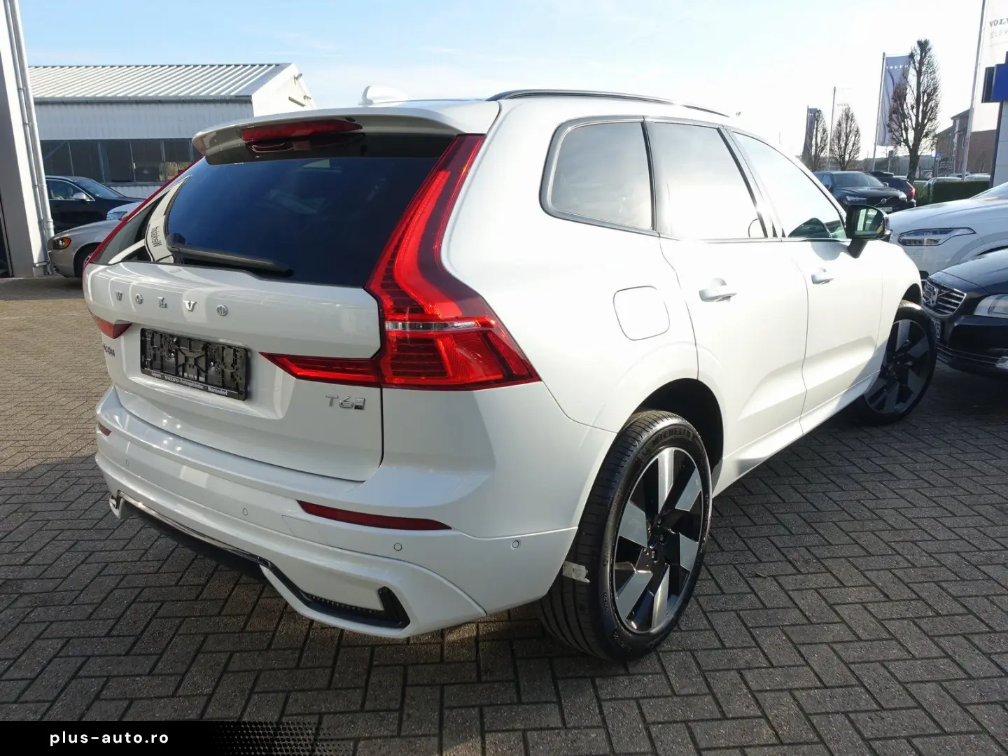 VOLVO XC60 Plus Dark T6 AWD 360  FOUR-C AHK BLIS PANO
