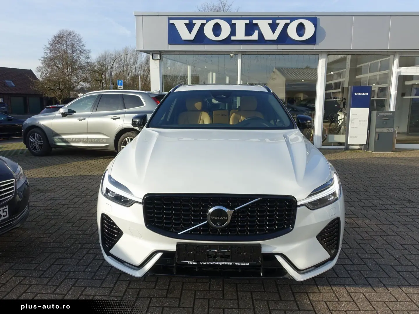VOLVO XC60 Plus Dark T6 AWD 360  FOUR-C AHK BLIS PANO