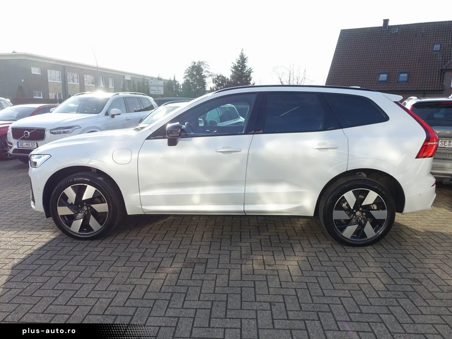 VOLVO XC60 Plus Dark T6 AWD 360  FOUR-C AHK BLIS PANO