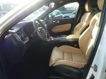 VOLVO XC60 Plus Dark T6 AWD 360  FOUR-C AHK BLIS PANO