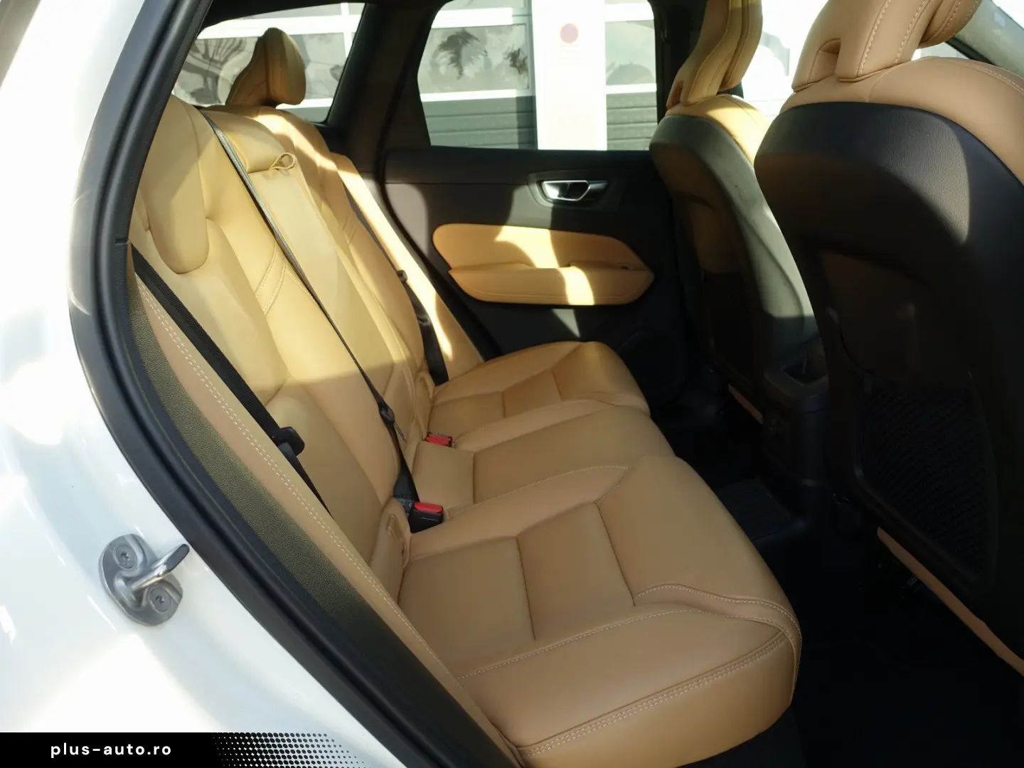 VOLVO XC60 Plus Dark T6 AWD 360  FOUR-C AHK BLIS PANO