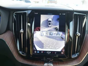 VOLVO XC60 Plus Dark T6 AWD 360  FOUR-C AHK BLIS PANO