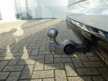 VOLVO XC60 Plus Dark T6 AWD 360  FOUR-C AHK BLIS PANO