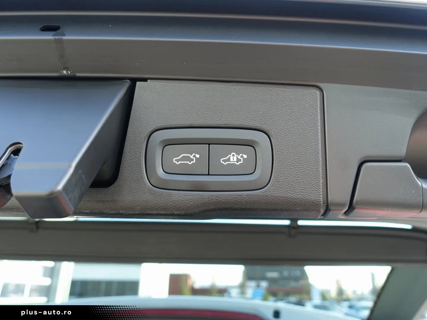 VOLVO XC60 Plus Dark T6 AWD 360  FOUR-C AHK BLIS PANO