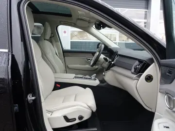 VOLVO XC90 Plus T8 AWD Plug-in Hybrid Pano H&K 360