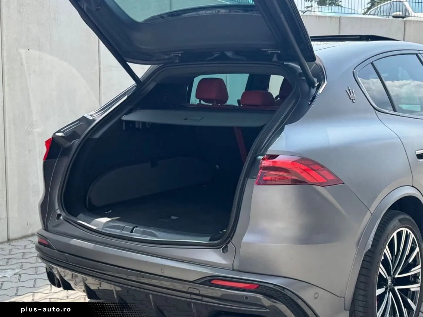 MASERATI Grecale Trofeo 4WD Luft Pano Carbon Garantie2028