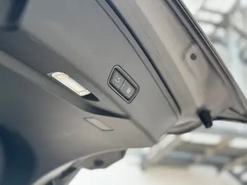 MASERATI Grecale Trofeo 4WD Luft Pano Carbon Garantie2028