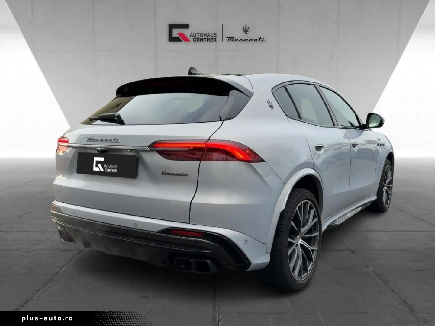 MASERATI Grecale Trofeo 3.0 V6 530HP - Pano-Carbon-360