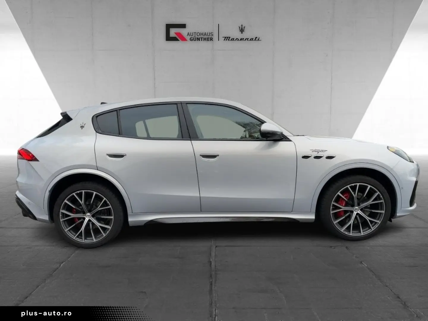 MASERATI Grecale Trofeo 3.0 V6 530HP - Pano-Carbon-360