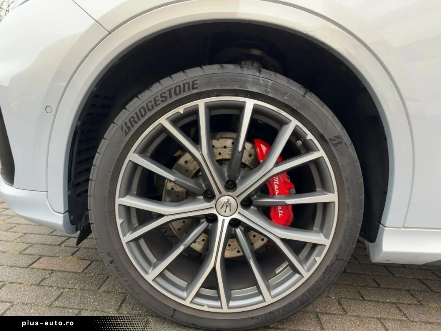 MASERATI Grecale Trofeo 3.0 V6 530HP - Pano-Carbon-360