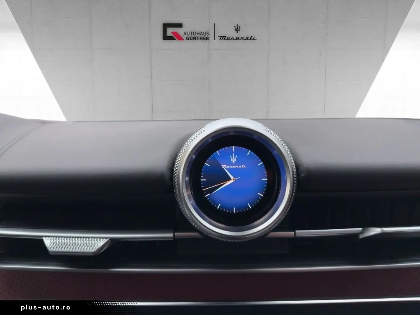 MASERATI Grecale Trofeo 3.0 V6 530HP - Pano-Carbon-360