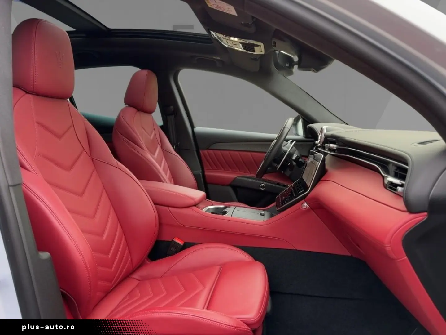 MASERATI Grecale Trofeo 3.0 V6 530HP - Pano-Carbon-360