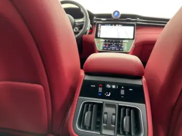 MASERATI Grecale Trofeo 3.0 V6 530HP - Pano-Carbon-360