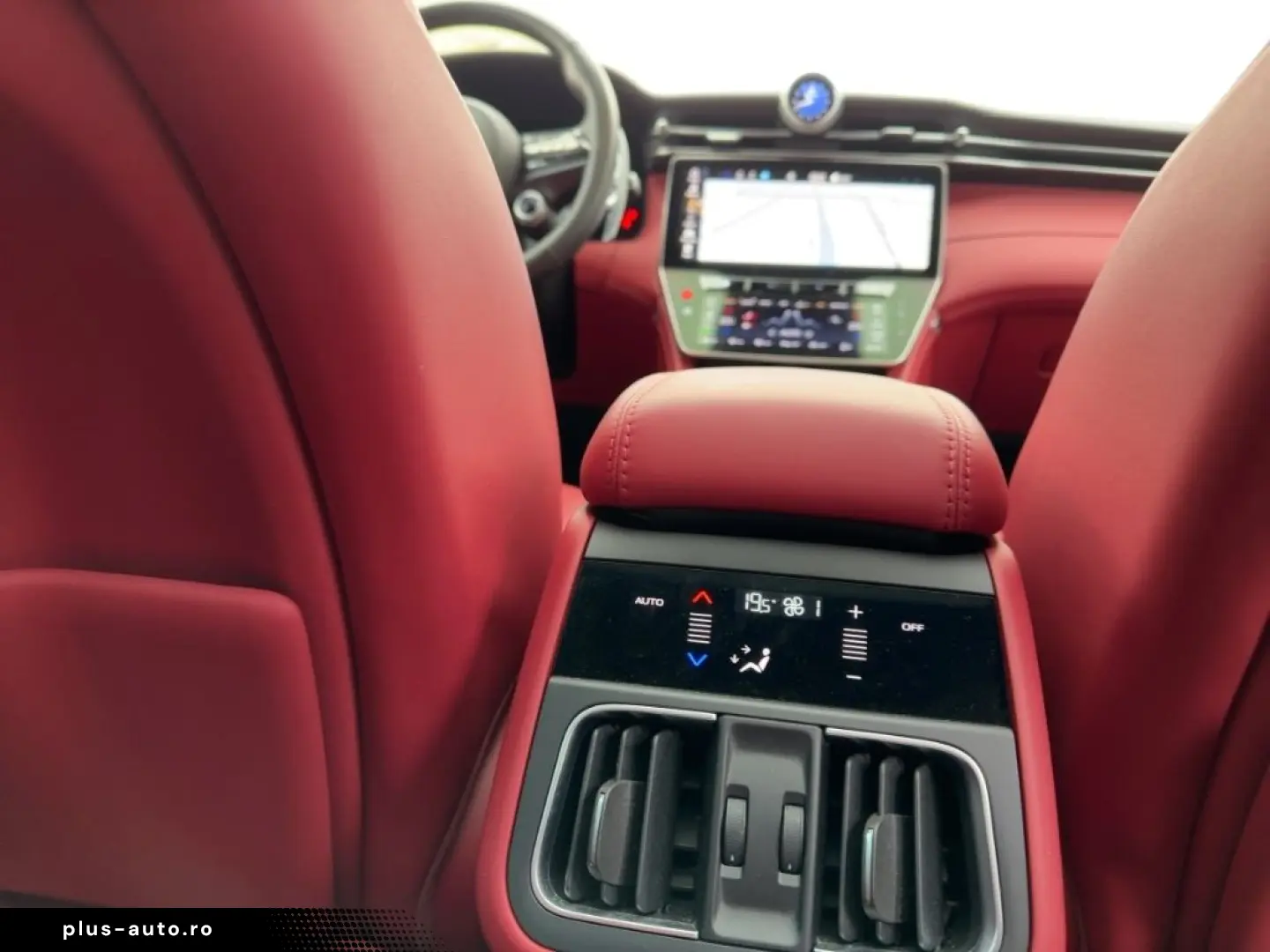 MASERATI Grecale Trofeo 3.0 V6 530HP - Pano-Carbon-360