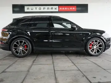 PORSCHE Cayenne S neues Modell LUFT PANO AHK HD SpAbgas