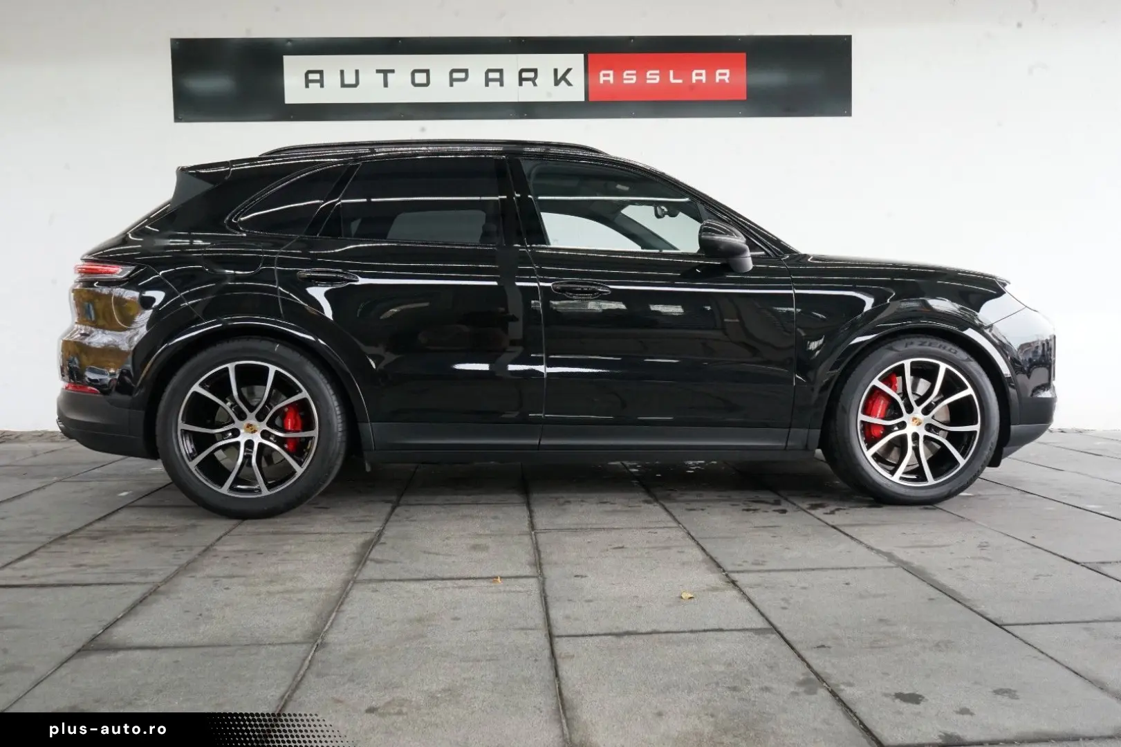 PORSCHE Cayenne S neues Modell LUFT PANO AHK HD SpAbgas