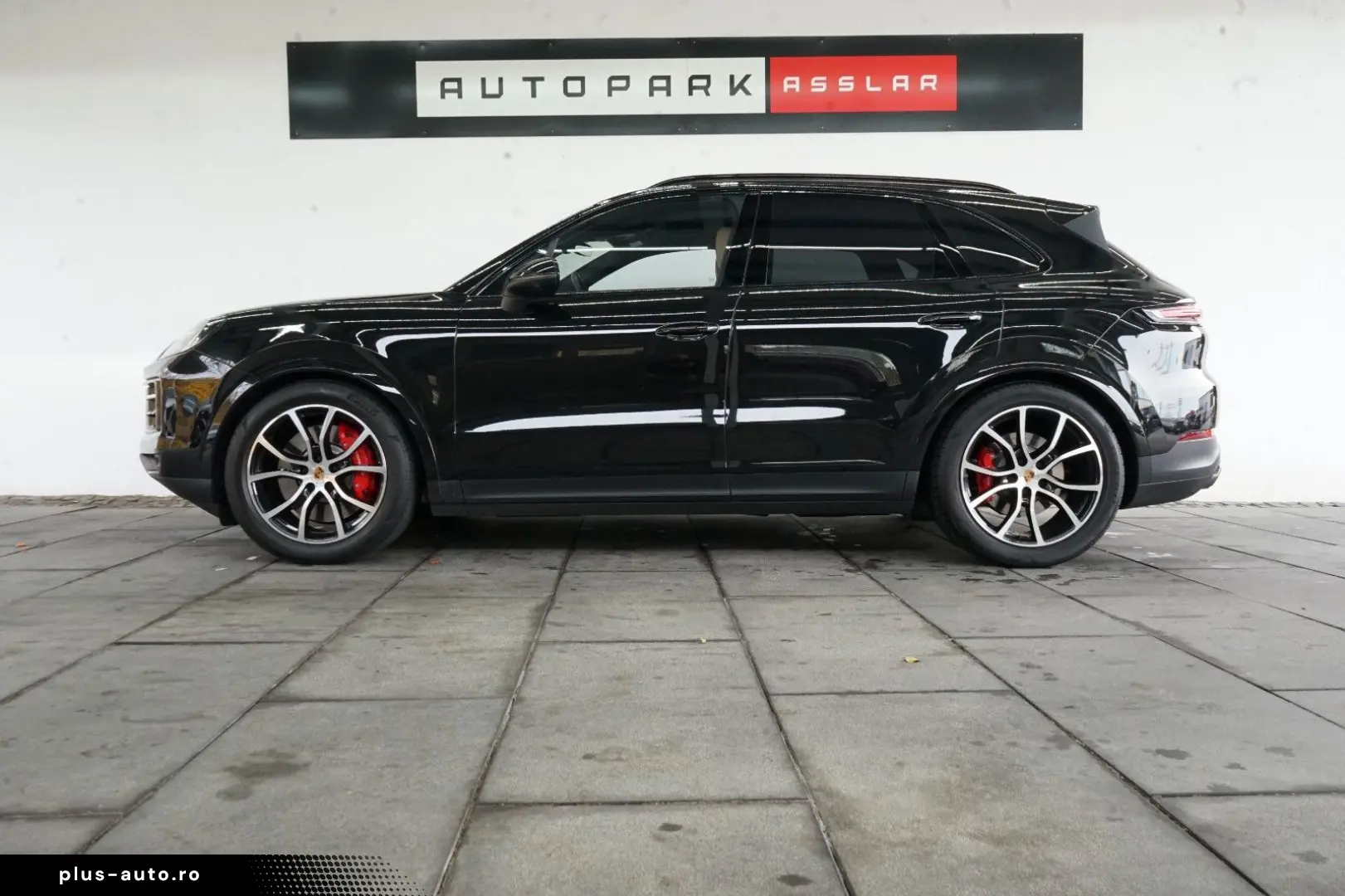 PORSCHE Cayenne S neues Modell LUFT PANO AHK HD SpAbgas