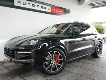 PORSCHE Cayenne S neues Modell LUFT PANO AHK HD SpAbgas