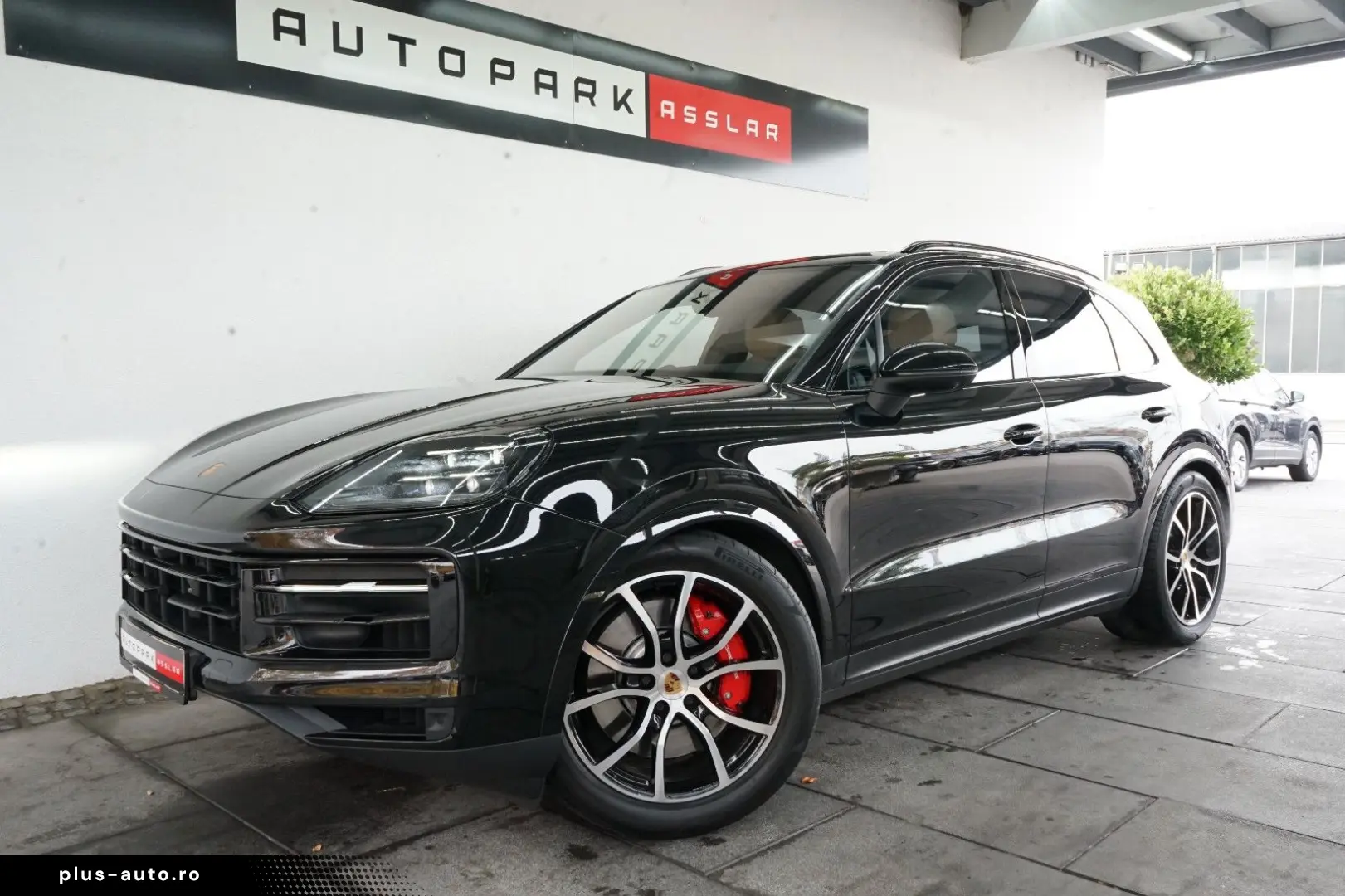 PORSCHE Cayenne S neues Modell LUFT PANO AHK HD SpAbgas