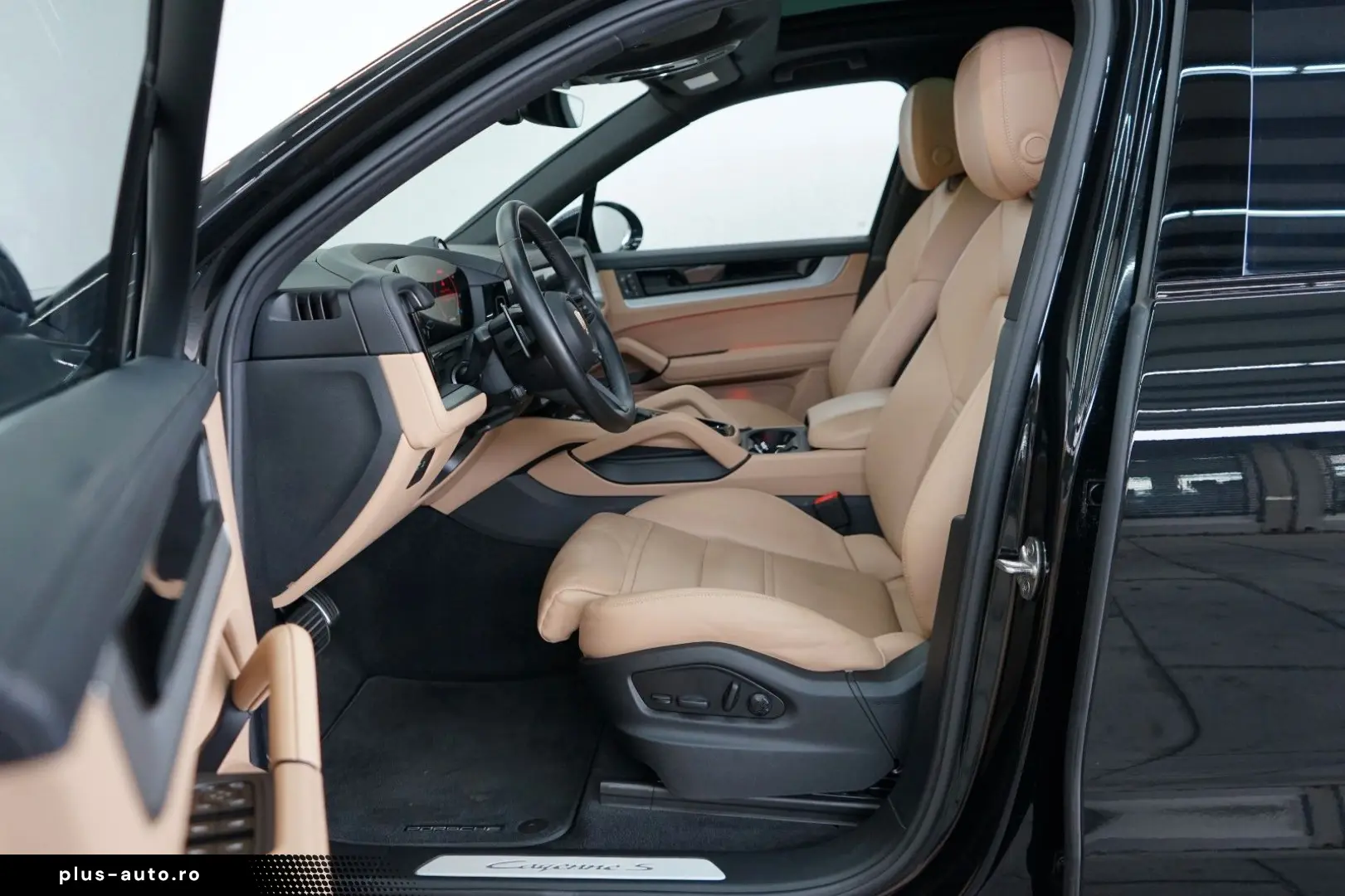 PORSCHE Cayenne S neues Modell LUFT PANO AHK HD SpAbgas