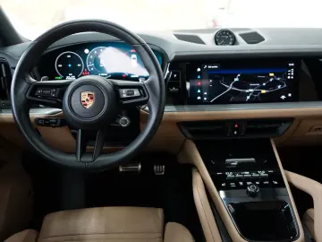 PORSCHE Cayenne S neues Modell LUFT PANO AHK HD SpAbgas