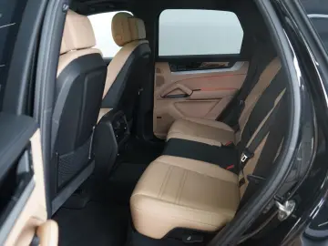 PORSCHE Cayenne S neues Modell LUFT PANO AHK HD SpAbgas