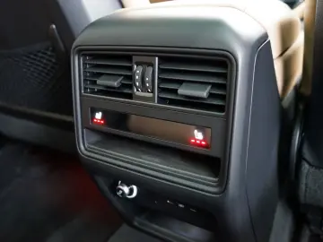 PORSCHE Cayenne S neues Modell LUFT PANO AHK HD SpAbgas