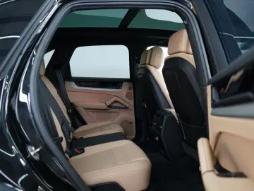 PORSCHE Cayenne S neues Modell LUFT PANO AHK HD SpAbgas