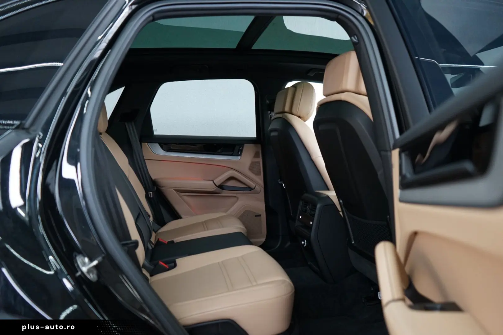 PORSCHE Cayenne S neues Modell LUFT PANO AHK HD SpAbgas