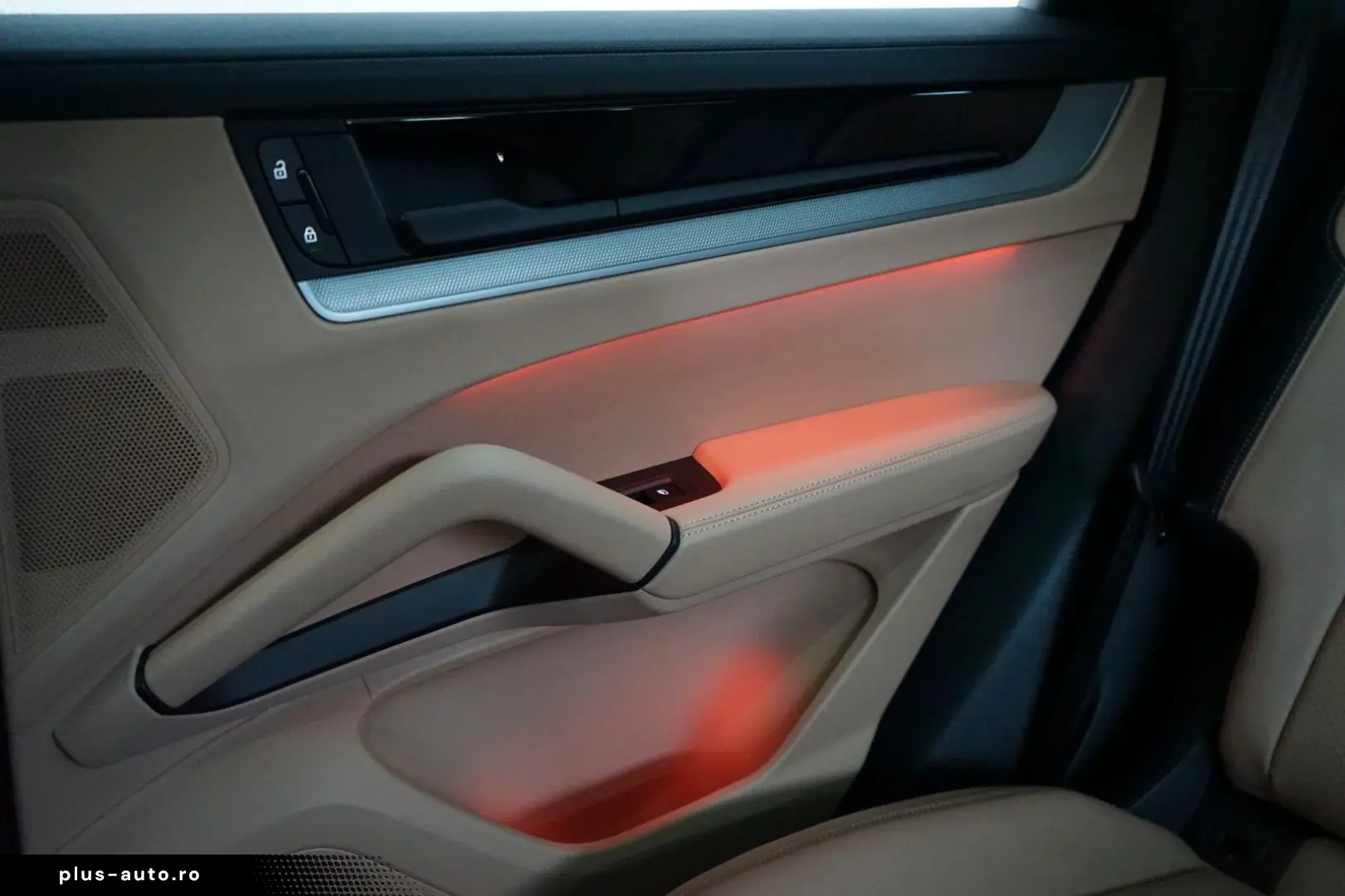 PORSCHE Cayenne S neues Modell LUFT PANO AHK HD SpAbgas