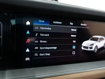 PORSCHE Cayenne S neues Modell LUFT PANO AHK HD SpAbgas