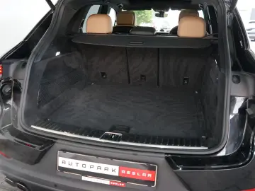 PORSCHE Cayenne S neues Modell LUFT PANO AHK HD SpAbgas