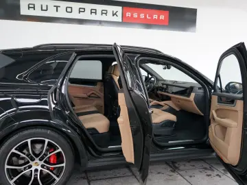 PORSCHE Cayenne S neues Modell LUFT PANO AHK HD SpAbgas