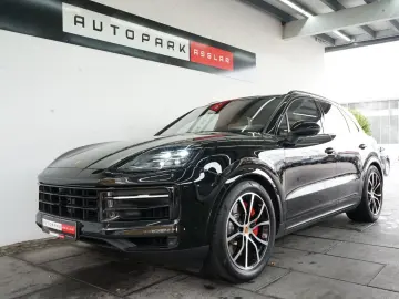 PORSCHE Cayenne S neues Modell LUFT PANO AHK HD SpAbgas