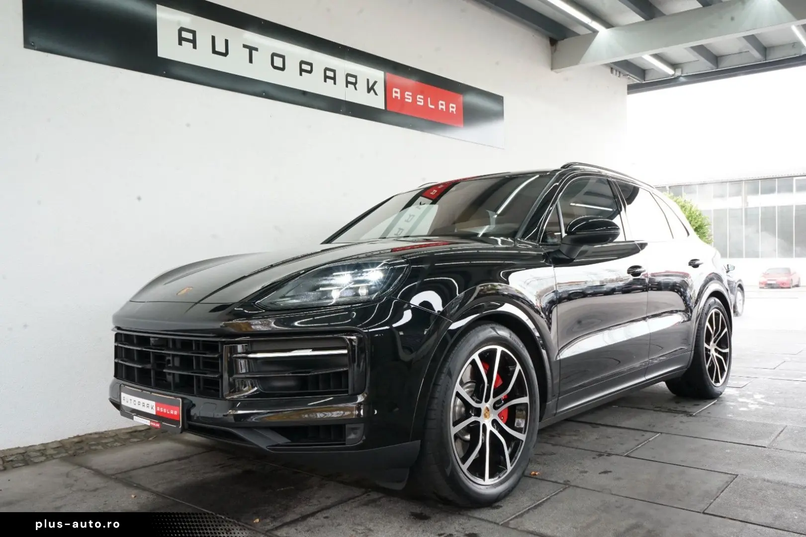 PORSCHE Cayenne S neues Modell LUFT PANO AHK HD SpAbgas