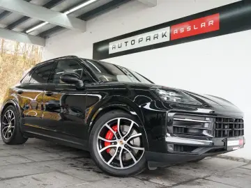 PORSCHE Cayenne S neues Modell LUFT PANO AHK HD SpAbgas